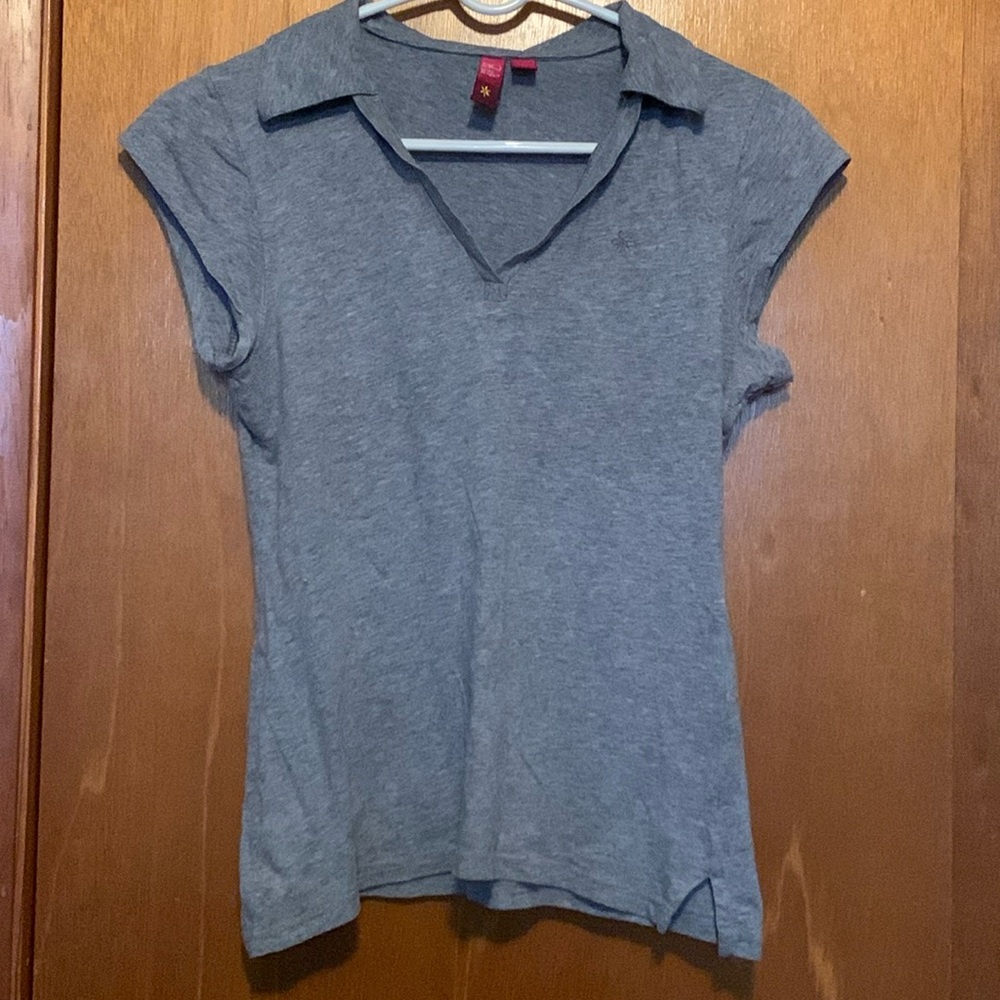Grey T-Shirt 🌻 2/$10🌻